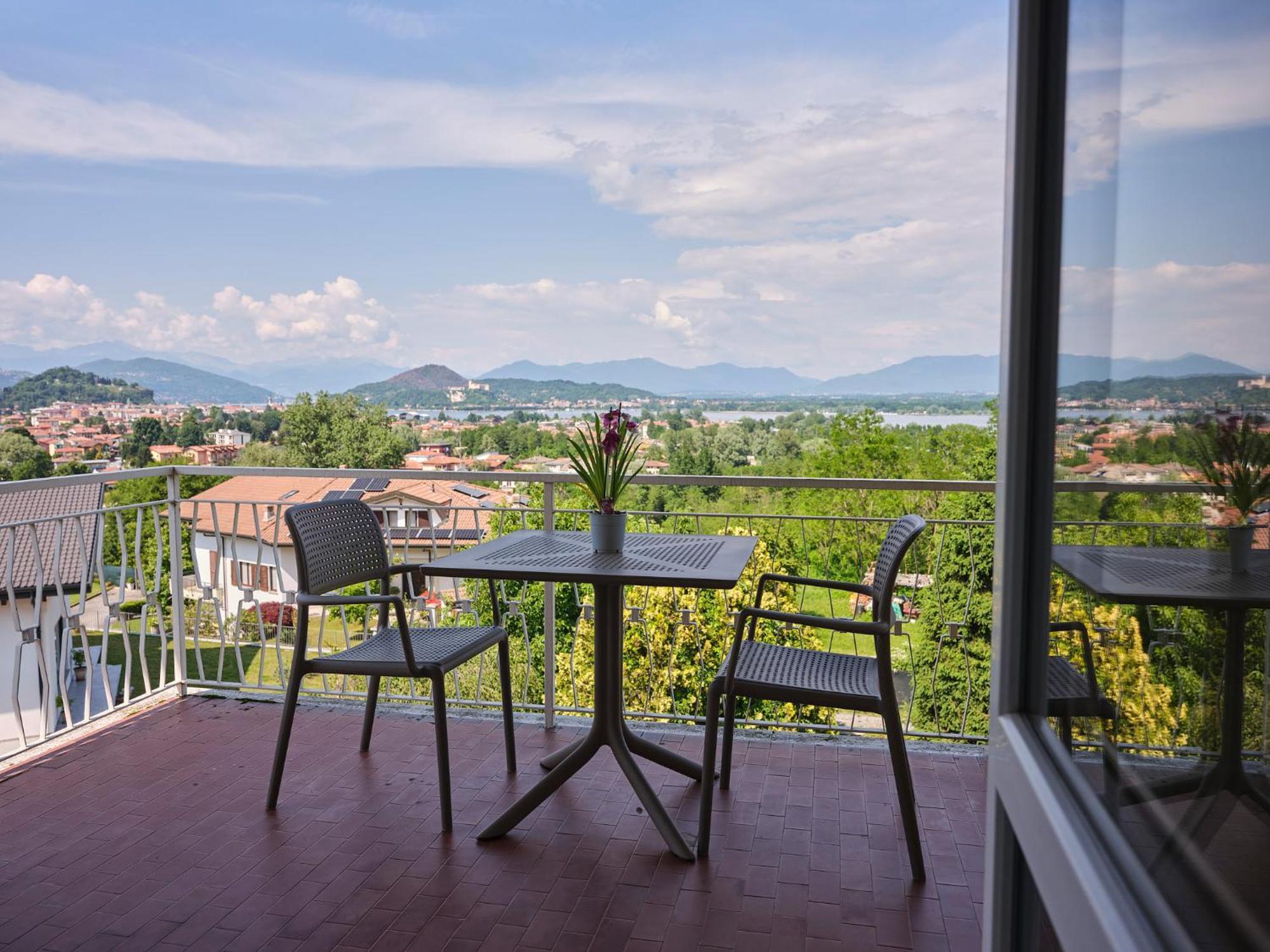 Casa Ierardi - Appartamento Arona Bellavista Eksteriør bilde